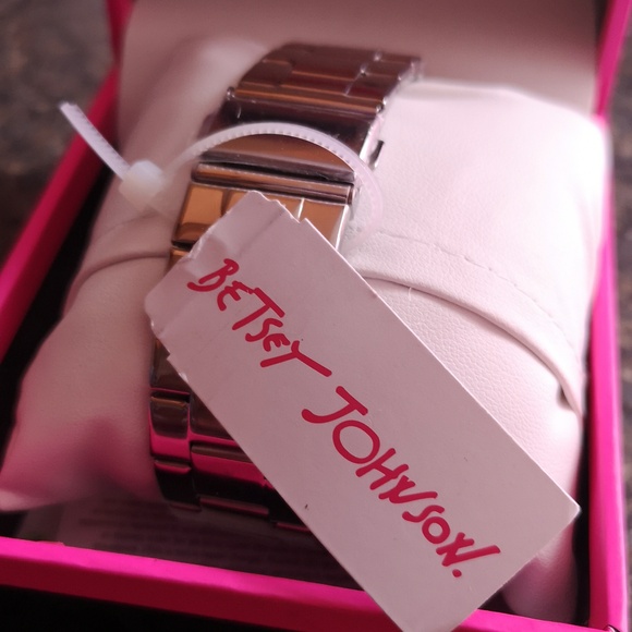New in Box Betsey Johnson Watch with Penguin w Crown, Bling Gemstones Pearls - Picture 5 of 6